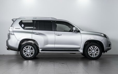 Toyota Land Cruiser Prado 150 рестайлинг 2, 2011 год, 3 360 000 рублей, 5 фотография