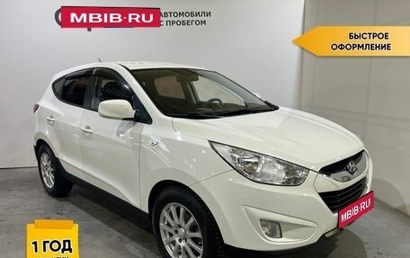 Hyundai Tucson III, 2011 год, 900 000 рублей, 1 фотография