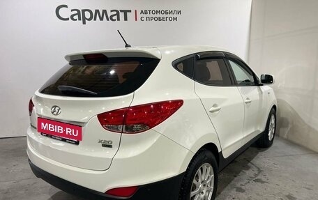 Hyundai Tucson III, 2011 год, 900 000 рублей, 6 фотография