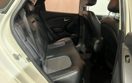 Hyundai Tucson III, 2011 год, 900 000 рублей, 17 фотография