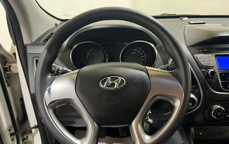 Hyundai Tucson III, 2011 год, 900 000 рублей, 25 фотография