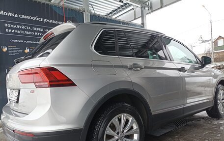 Volkswagen Tiguan II, 2017 год, 2 680 000 рублей, 2 фотография