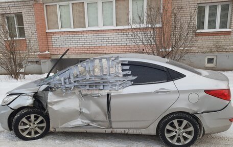 Hyundai Solaris II рестайлинг, 2013 год, 700 000 рублей, 5 фотография