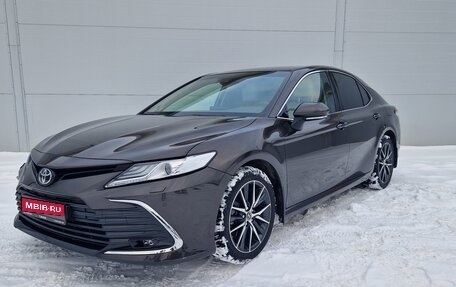 Toyota Camry, 2021 год, 3 685 000 рублей, 1 фотография