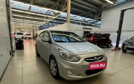 Hyundai Solaris II рестайлинг, 2012 год, 850 000 рублей, 3 фотография