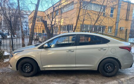 Hyundai Solaris II рестайлинг, 2019 год, 950 000 рублей, 4 фотография