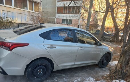 Hyundai Solaris II рестайлинг, 2019 год, 950 000 рублей, 2 фотография