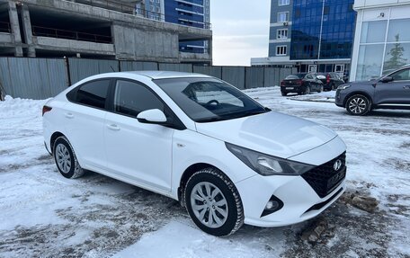 Hyundai Solaris II рестайлинг, 2021 год, 1 580 000 рублей, 2 фотография