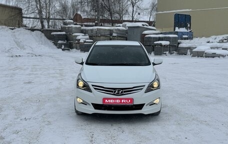 Hyundai Solaris II рестайлинг, 2015 год, 1 500 000 рублей, 2 фотография