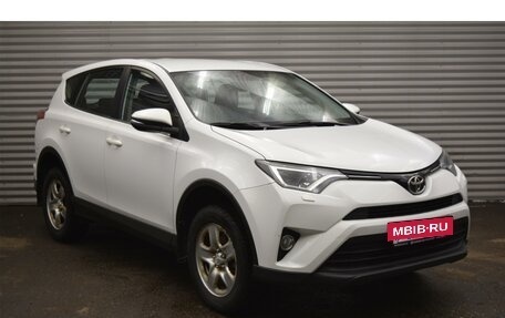 Toyota RAV4, 2017 год, 2 375 000 рублей, 3 фотография