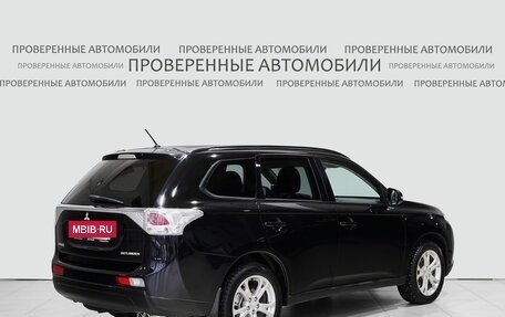 Mitsubishi Outlander III рестайлинг 3, 2013 год, 1 450 000 рублей, 2 фотография