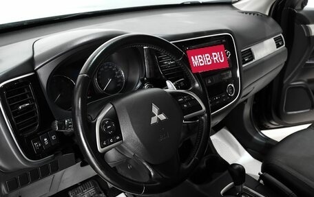 Mitsubishi Outlander III рестайлинг 3, 2013 год, 1 450 000 рублей, 6 фотография