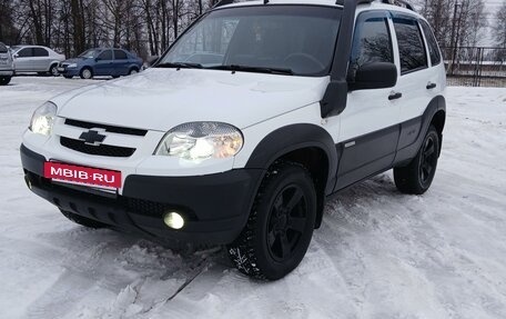 Chevrolet Niva I рестайлинг, 2014 год, 769 000 рублей, 2 фотография