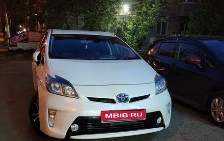 Toyota Prius, 2012 год, 1 270 000 рублей, 1 фотография