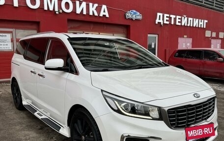 KIA Carnival III, 2019 год, 3 200 000 рублей, 2 фотография