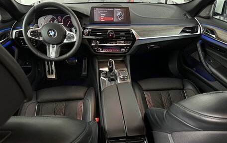 BMW 5 серия, 2018 год, 4 350 000 рублей, 14 фотография