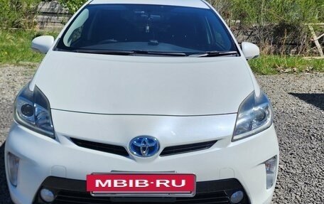 Toyota Prius, 2012 год, 1 270 000 рублей, 3 фотография