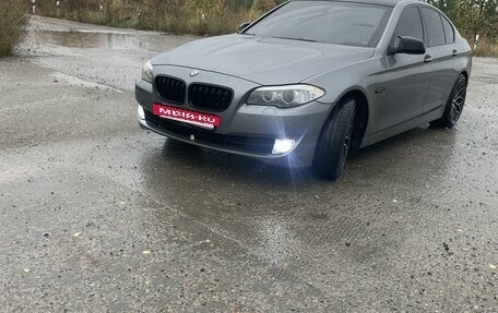 BMW 5 серия, 2010 год, 2 200 000 рублей, 12 фотография