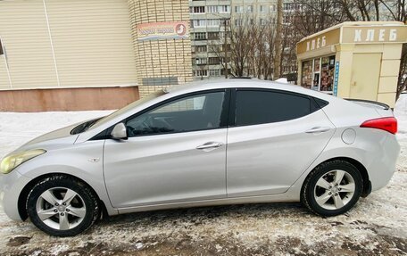 Hyundai Elantra V, 2013 год, 935 000 рублей, 2 фотография