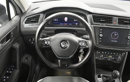 Volkswagen Tiguan II, 2019 год, 2 790 000 рублей, 6 фотография