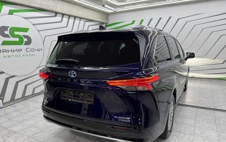 Toyota Sienna, 2022 год, 6 850 000 рублей, 2 фотография