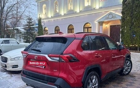 Toyota RAV4, 2021 год, 4 100 000 рублей, 3 фотография