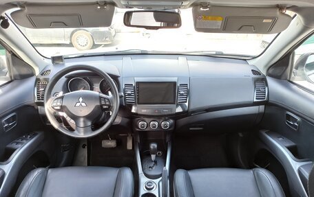 Mitsubishi Outlander III рестайлинг 3, 2011 год, 1 330 000 рублей, 9 фотография