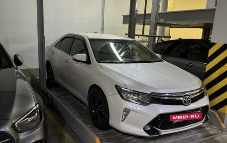 Toyota Camry, 2018 год, 1 899 999 рублей, 3 фотография