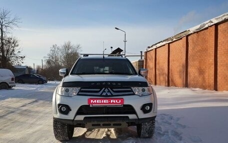 Mitsubishi Pajero Sport II рестайлинг, 2013 год, 2 000 000 рублей, 8 фотография