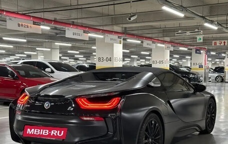 BMW i8 I рестайлинг, 2019 год, 10 100 000 рублей, 7 фотография