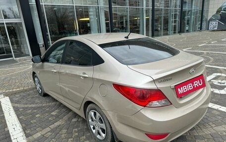 Hyundai Solaris II рестайлинг, 2012 год, 830 000 рублей, 2 фотография