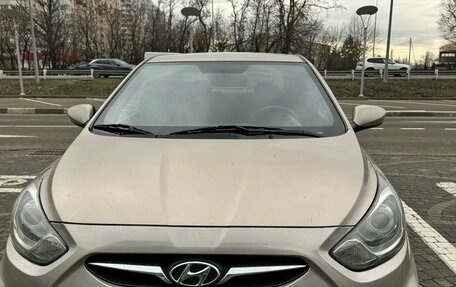 Hyundai Solaris II рестайлинг, 2012 год, 830 000 рублей, 3 фотография