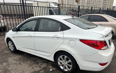 Hyundai Solaris II рестайлинг, 2011 год, 720 000 рублей, 10 фотография