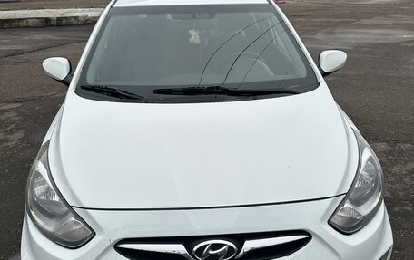 Hyundai Solaris II рестайлинг, 2011 год, 720 000 рублей, 3 фотография