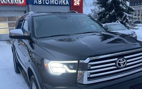 Toyota Sequoia II рестайлинг, 2017 год, 7 000 000 рублей, 5 фотография