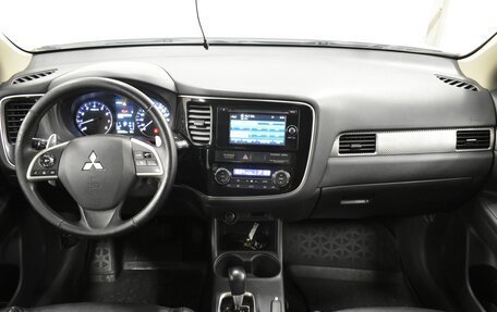 Mitsubishi Outlander III рестайлинг 3, 2013 год, 1 495 000 рублей, 7 фотография