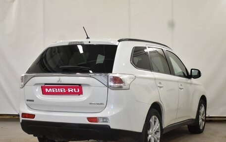 Mitsubishi Outlander III рестайлинг 3, 2013 год, 1 495 000 рублей, 2 фотография