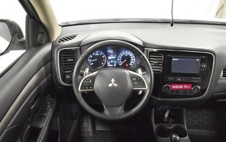 Mitsubishi Outlander III рестайлинг 3, 2013 год, 1 495 000 рублей, 6 фотография