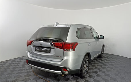 Mitsubishi Outlander III рестайлинг 3, 2018 год, 2 387 000 рублей, 6 фотография