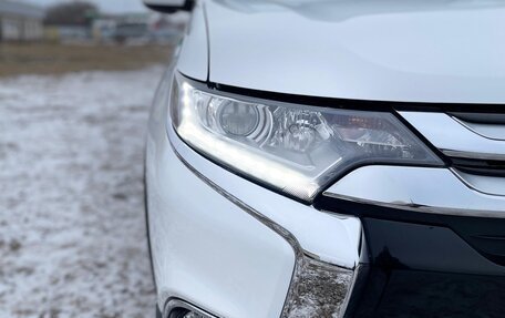 Mitsubishi Outlander III рестайлинг 3, 2017 год, 2 400 000 рублей, 7 фотография