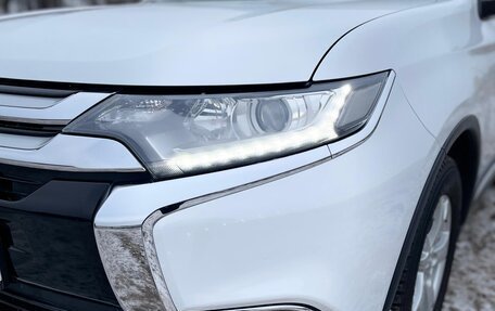 Mitsubishi Outlander III рестайлинг 3, 2017 год, 2 400 000 рублей, 2 фотография