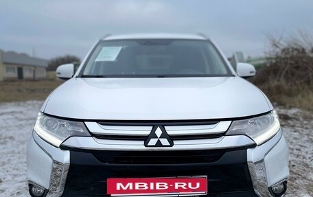 Mitsubishi Outlander III рестайлинг 3, 2017 год, 2 400 000 рублей, 13 фотография