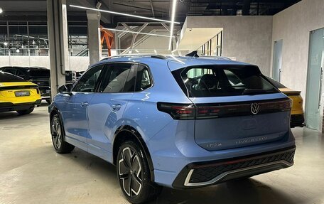 Volkswagen Tiguan II, 2024 год, 6 400 000 рублей, 3 фотография