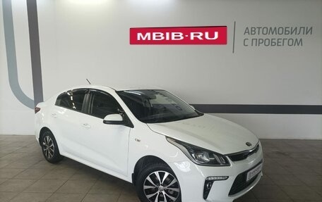 KIA Rio IV, 2018 год, 1 580 000 рублей, 3 фотография