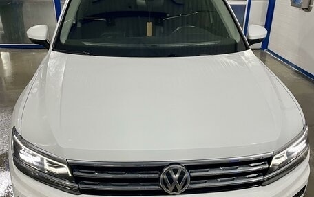 Volkswagen Tiguan II, 2018 год, 3 150 000 рублей, 17 фотография