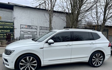 Volkswagen Tiguan II, 2018 год, 3 150 000 рублей, 29 фотография