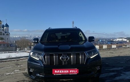 Toyota Land Cruiser Prado 150 рестайлинг 2, 2018 год, 6 100 000 рублей, 5 фотография