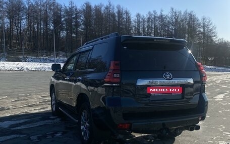 Toyota Land Cruiser Prado 150 рестайлинг 2, 2018 год, 6 100 000 рублей, 10 фотография