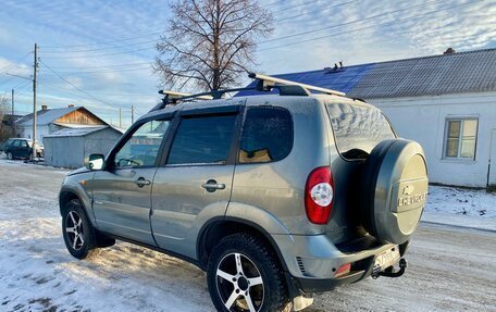 Chevrolet Niva I рестайлинг, 2010 год, 650 000 рублей, 3 фотография