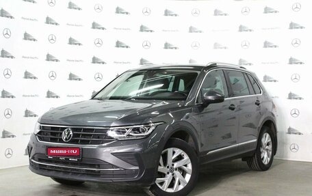 Volkswagen Tiguan II, 2021 год, 4 175 000 рублей, 1 фотография